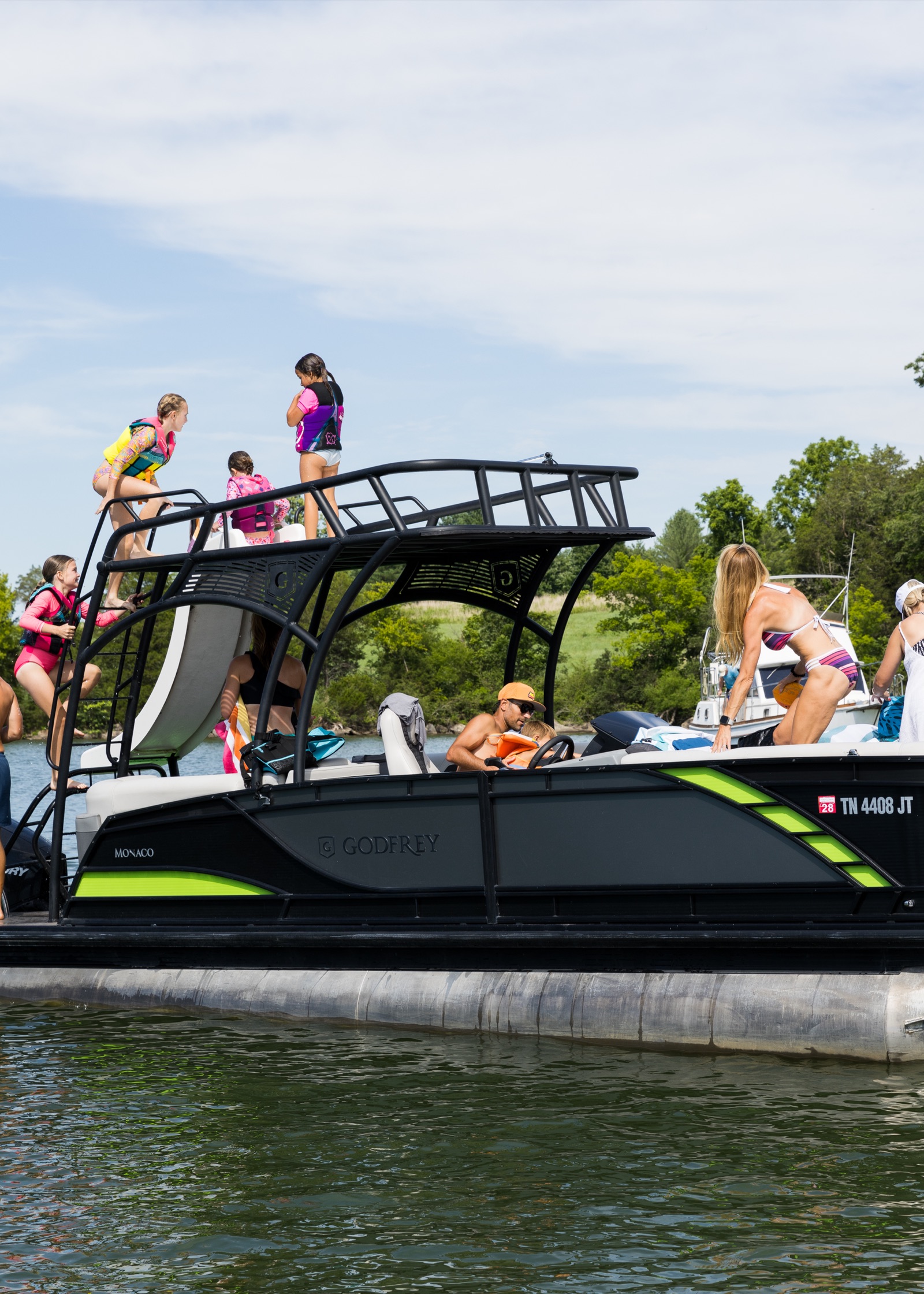 Freedom Boat Club members on the water in Tennessee